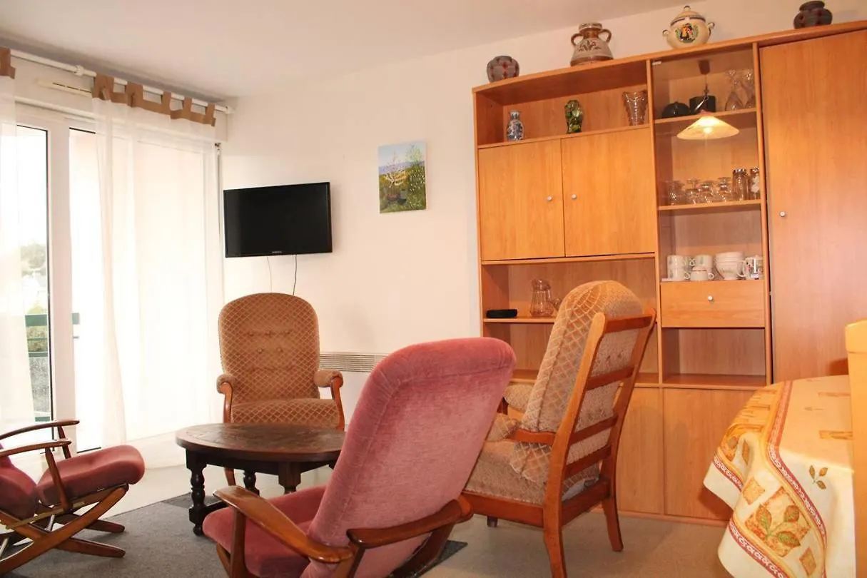 524 - A Erquy, Immeuble Tranquille Cap Armor Situee A 200M De La Plage 0*, Erquy France